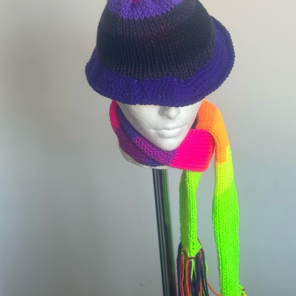 Hand made Rainbow 🌈 hat - Picture 4 of 6